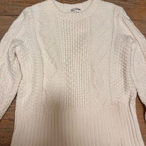 GAP Women's Ivory Cable Knit Sweater
